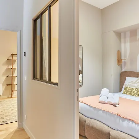 Superb 2 Bedrooms Centrer Of By Prestige Apartment *