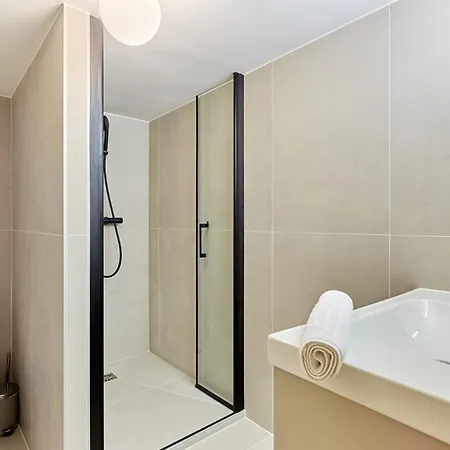 Apartment Superb 2 Bedrooms Centrer Of By Prestige